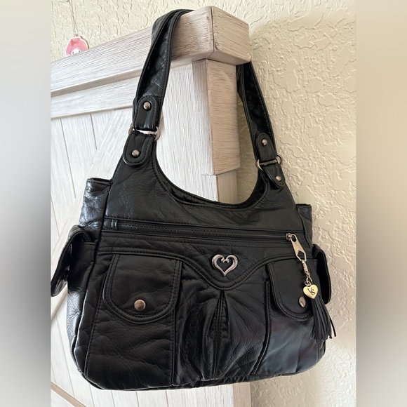 Black Shoulder Bag with Heart VS charm - Picture 1 of 7